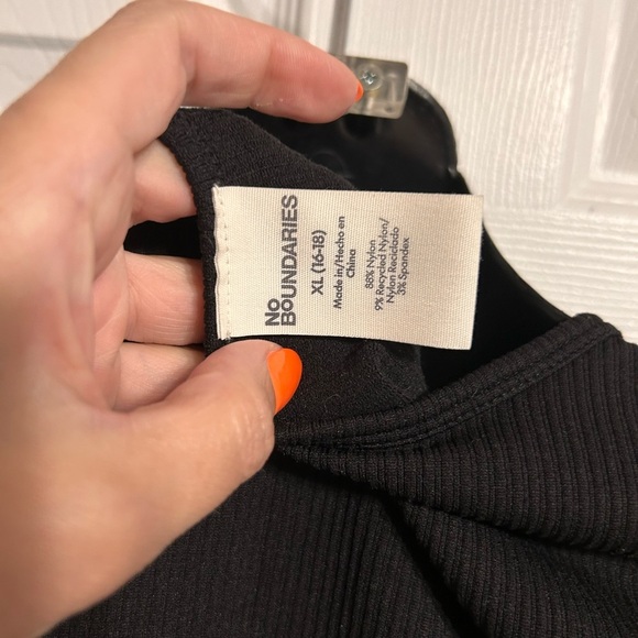 NWOT Women's Black Long Sleeve Top - Picture 5 of 5